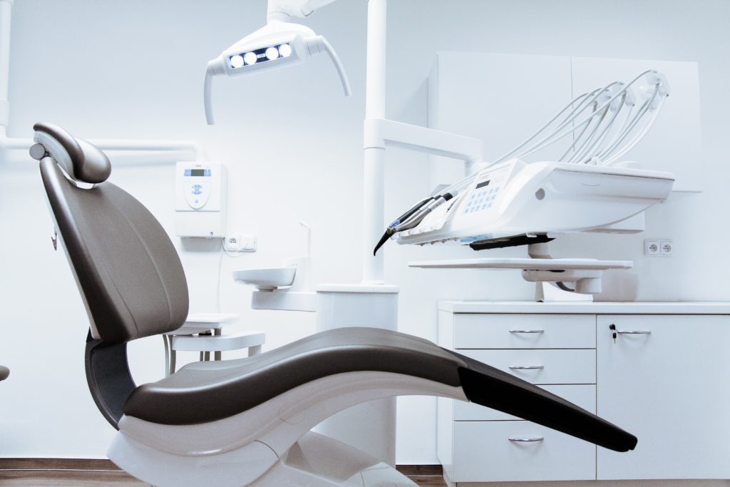 Material Handling Solutions For Medical | Medical Device Lift | Alum-a-Lift