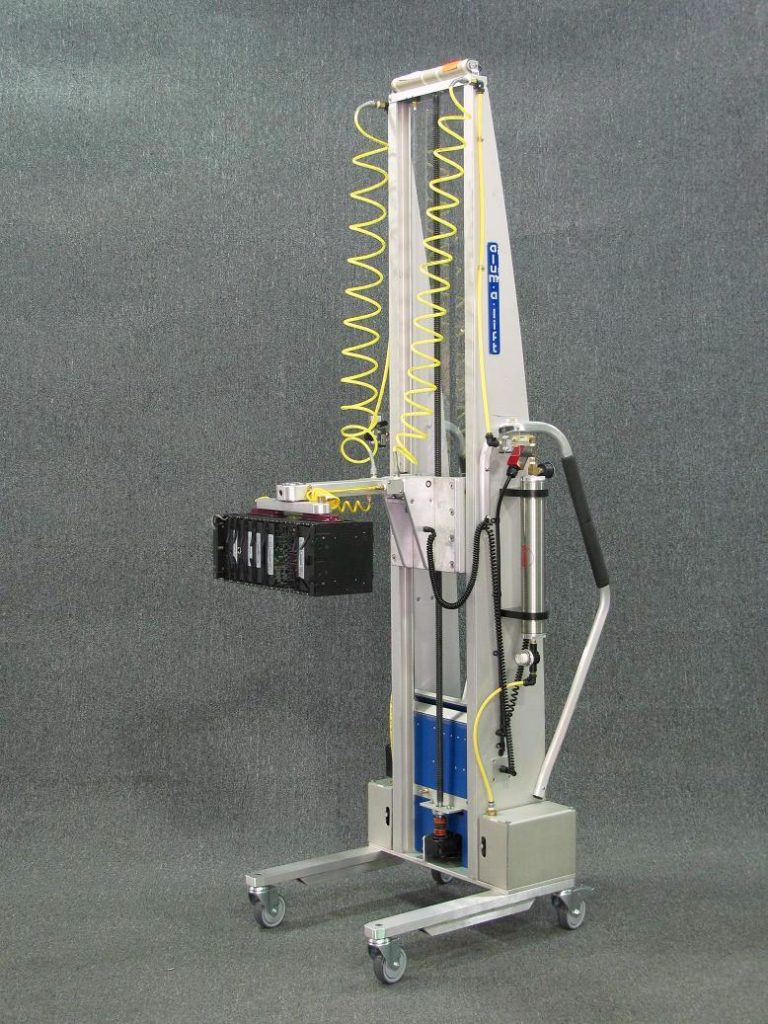 Swiveling Vacuum Lift for Electronics Chassis