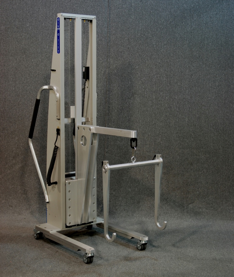 Boom Lift with Hoist Ring Crossbar and Hooks for Lifting Shafts