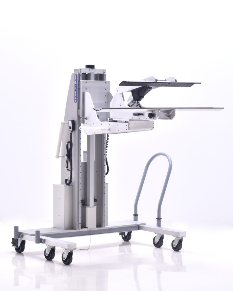 Roll Lift with Extending Clamp for Narrow Aisles